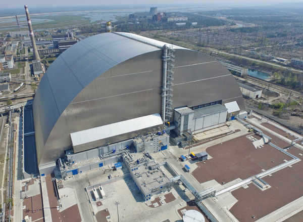 45 країн-донорів зробили свій внесок у будівництво нового конфайнменту над зруйнованим реактором ЧАЕС. Фото з мережі Facebook